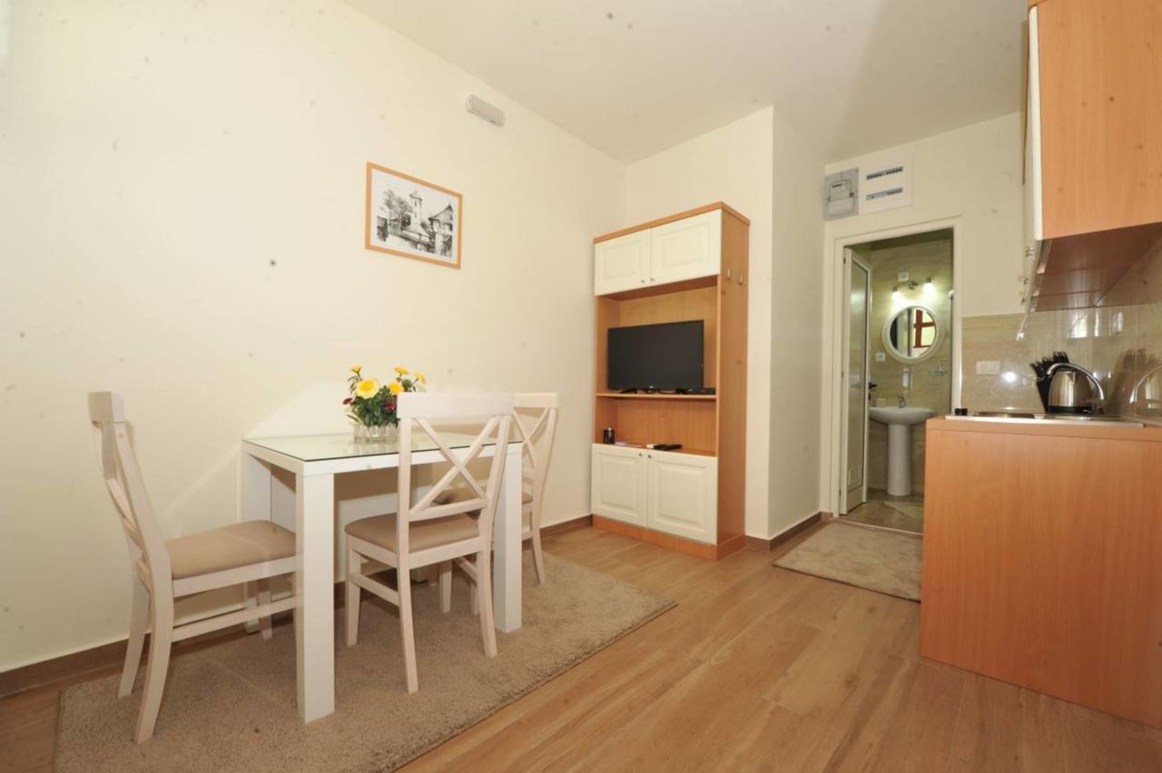 Apartments Olive 科托尔 外观 照片