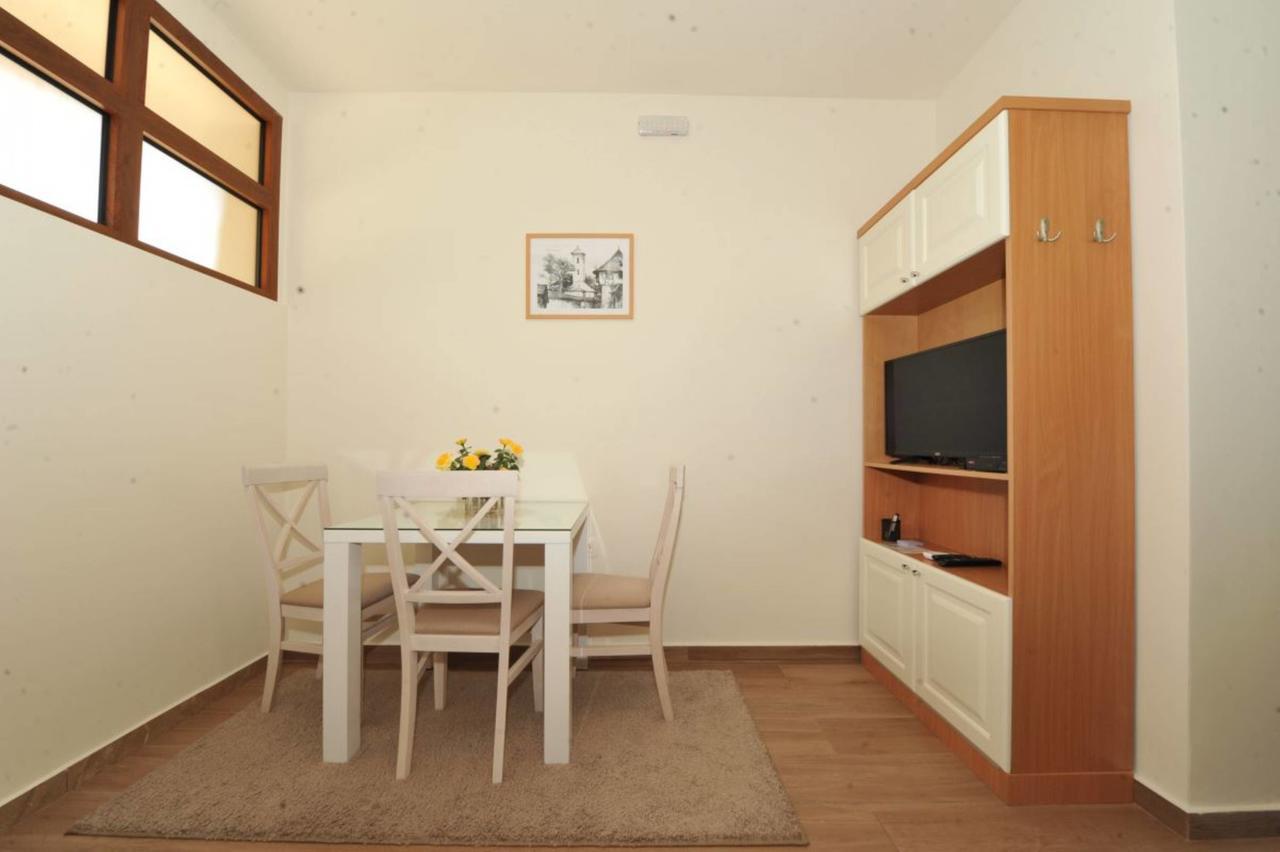 Apartments Olive 科托尔 外观 照片